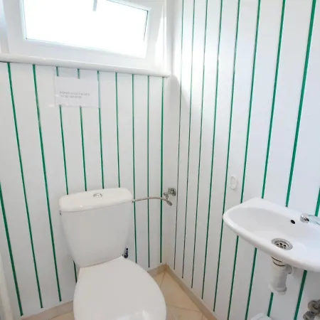 Single-story Close To The